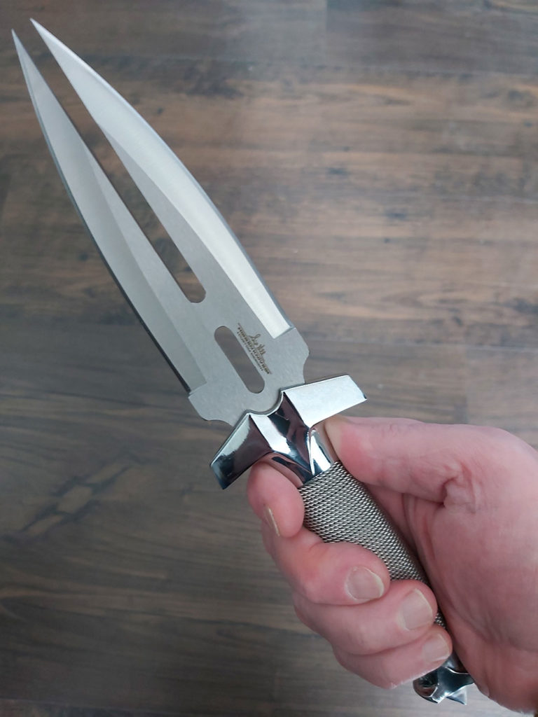 Gil Hibben Double Shadow Knife in the hand