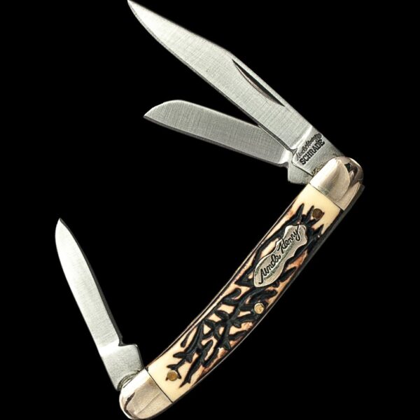 Uncle Henry J.R. 2 3/4" 3 Blade Closed