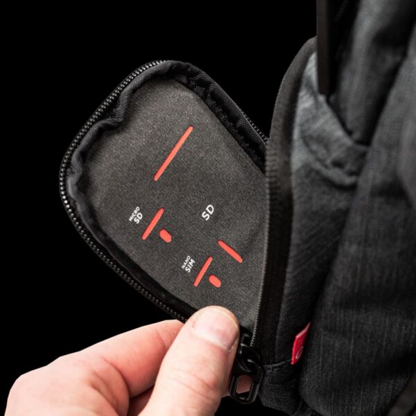 KeySmart Urban Hybrid Messenger Bag - Image 11