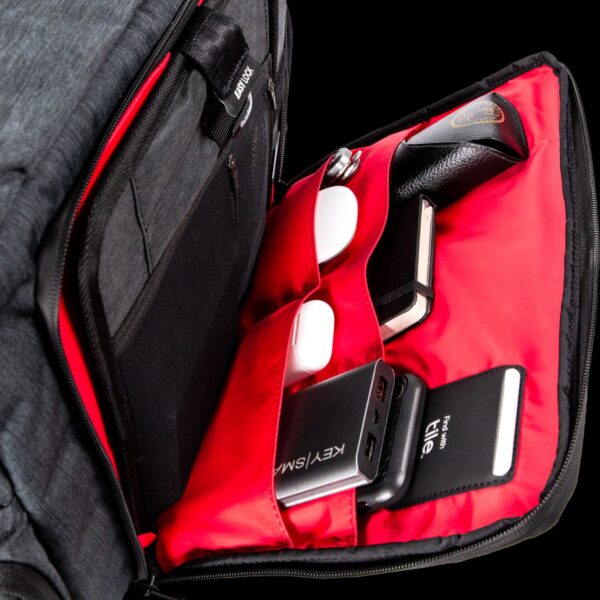KeySmart Urban Hybrid Messenger Bag - Image 10