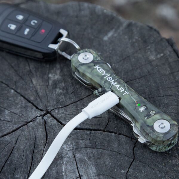 KeySmart Pro Compact Key Holder with Tile Smart Location Up to 10 Keys Mossy Oak Blades