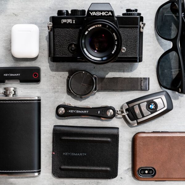 KeySmart Urban Bi-Fold Wallet (Black EXT / Red INT) - Image 4