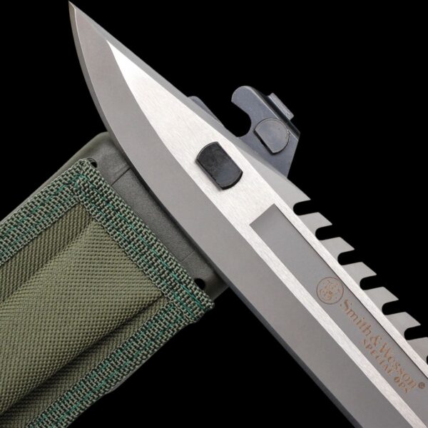 Smith & Wesson 8" Special Ops M-9 Bayonet Special Force Knife/Green Polymer Scabbard - Image 2