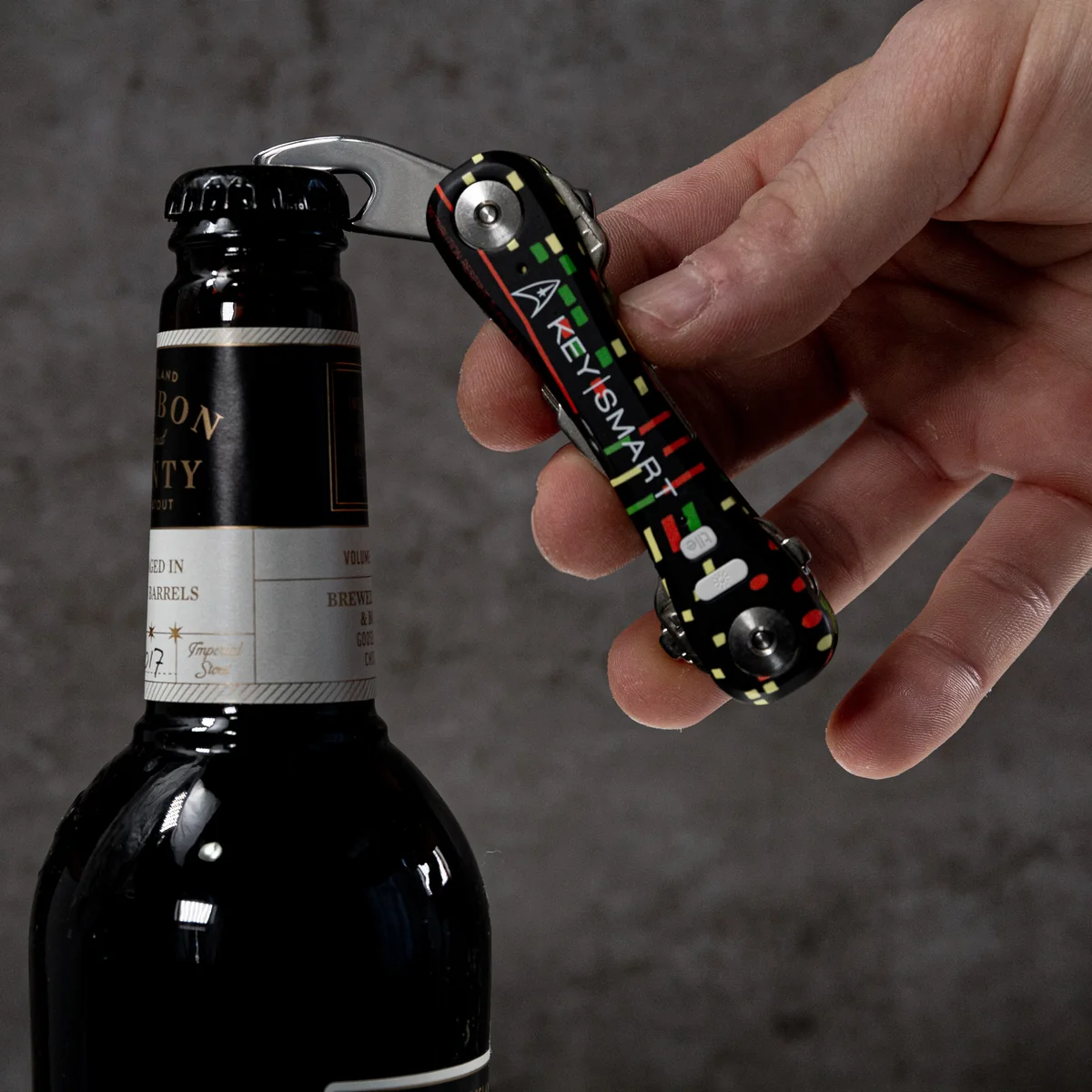 KeySmart Pro | Compact Key Holder with Tile Smart Location (Up to 14 Keys, Star Trek The Original Series) - Image 6