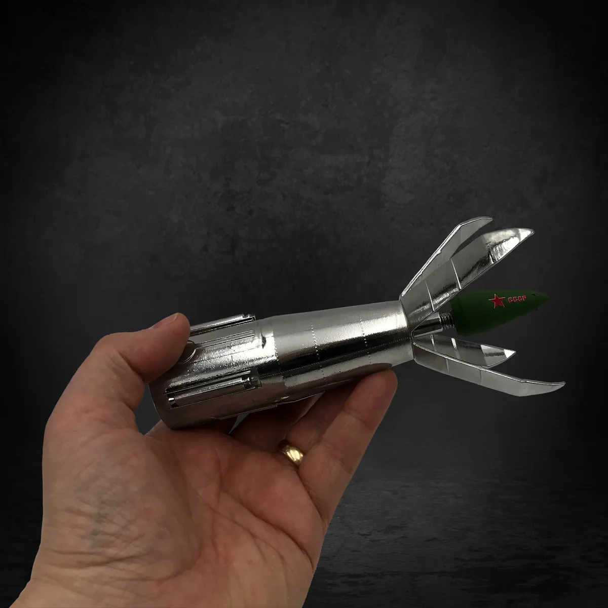 Factory Entertainment James Bond - Bird One Scaled Prop Replica - Image 5