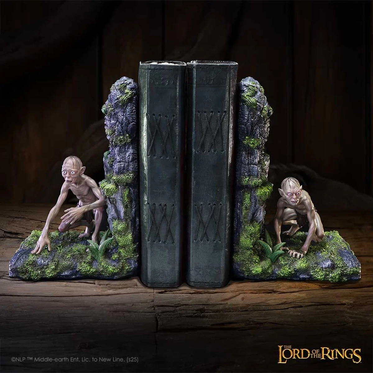 Nemesis Now The Lord of the Rings Gollum and Smeagol Bookends - Image 7